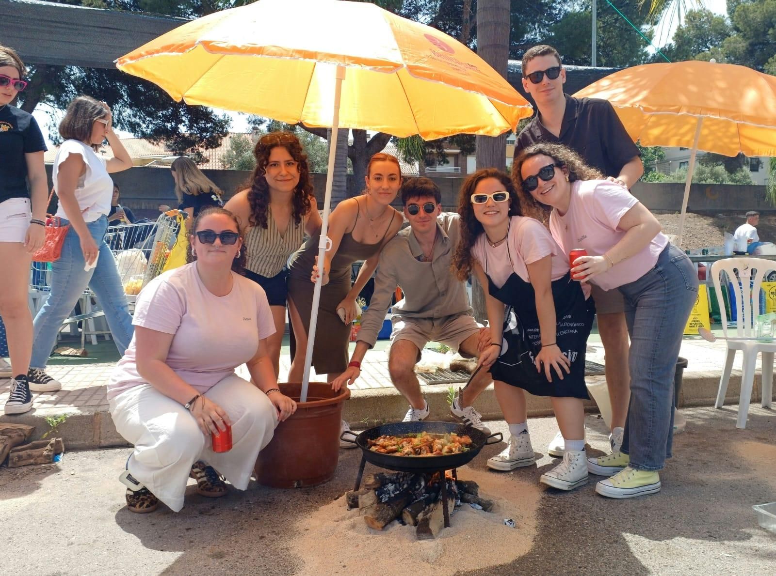 Las imágenes del primer concurso de paellas entre peñas de Benicàssim