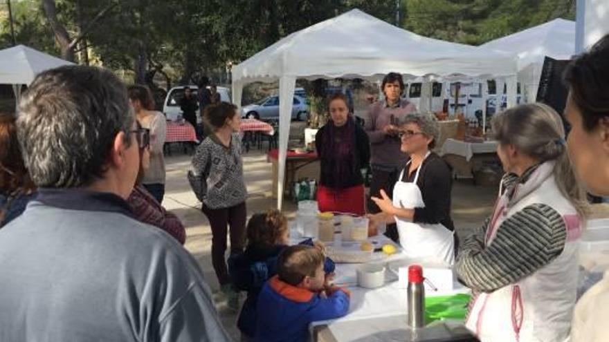 Dulces navideños en el Mercat de La Terra de La Nucía