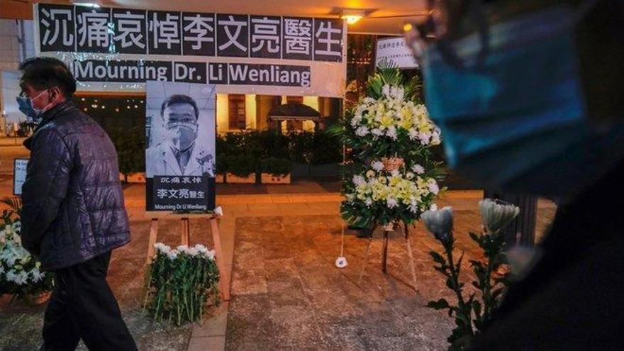Las redes sociales chinas estallan con la muerte del médico del coronavirus