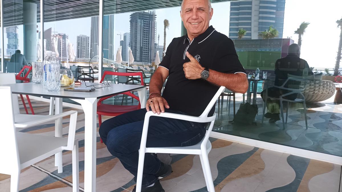 Hristo Stoichkov, en la terraza del hotel donde se hospeda en Doha.