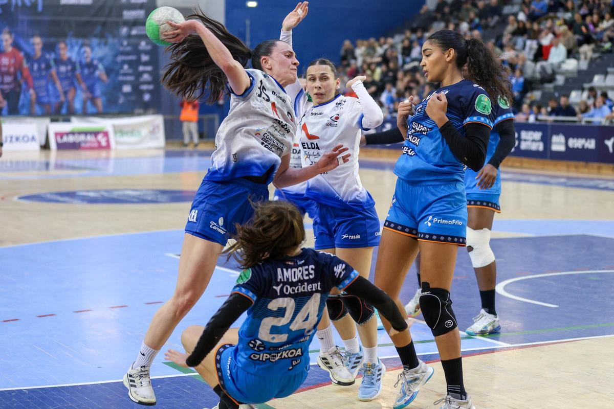 Instante del partido entre Bera Bera y Elda Prestigio