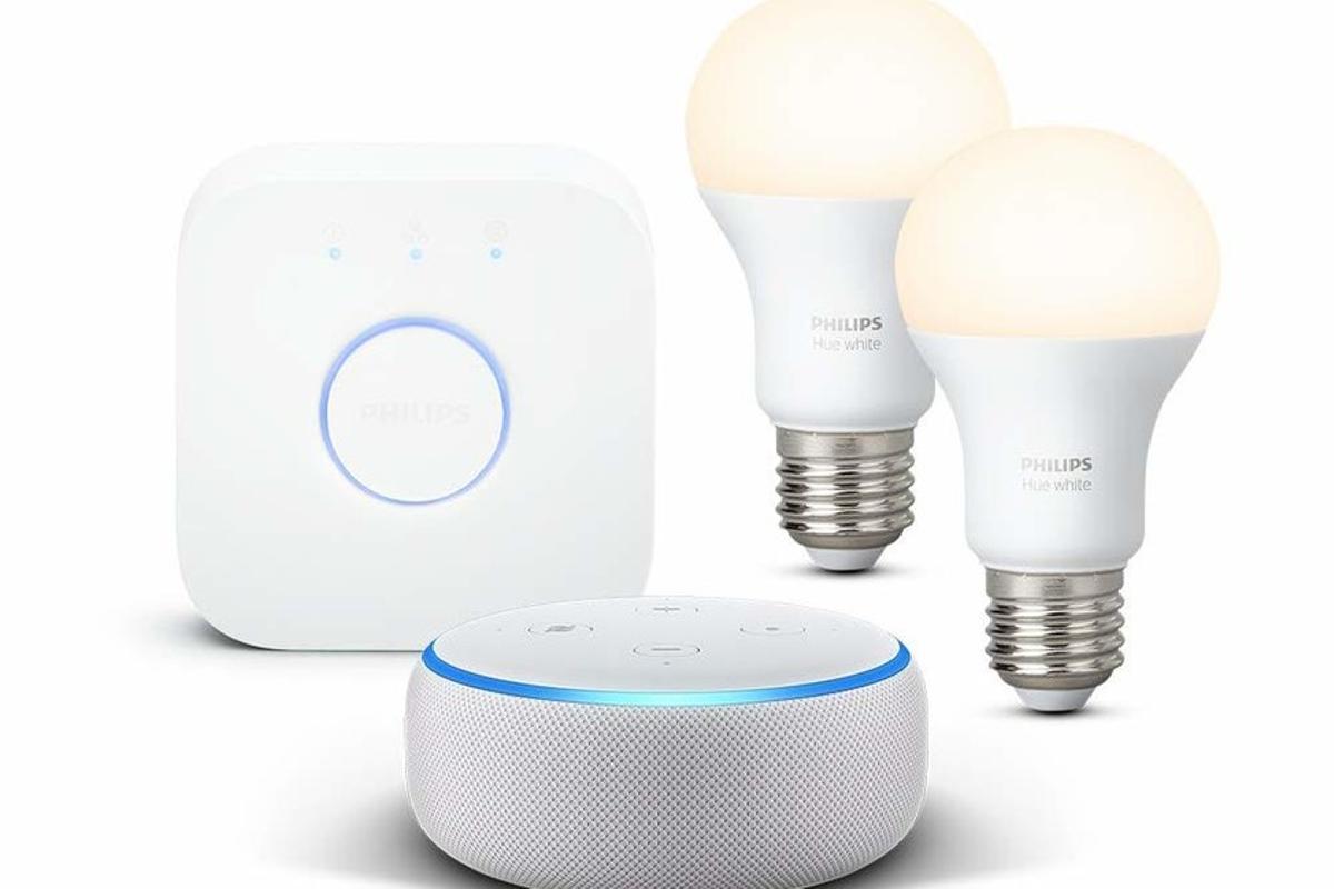 Echo Dot (4.ª generación) + Philips Hue.