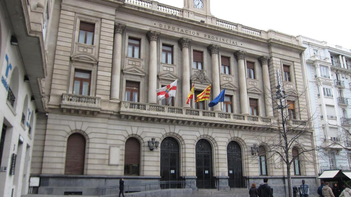 Fachada principal de la Diputación Provincial de Zaragoza.