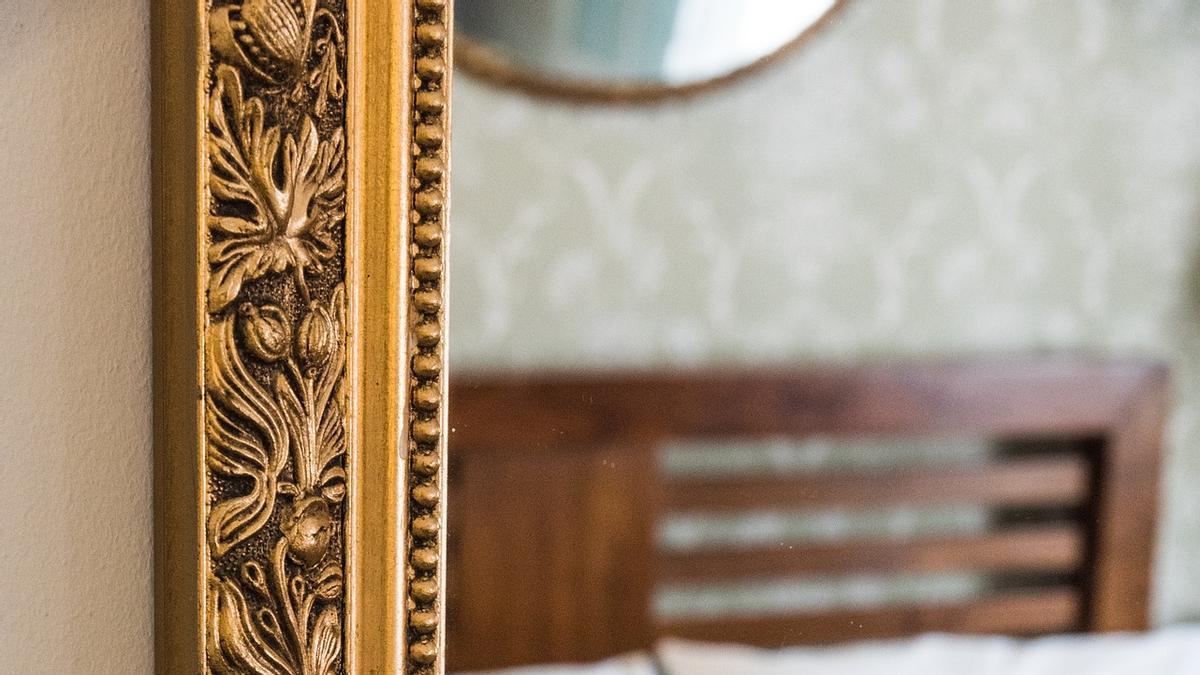 Los espejos dan mayor sensación de amplitud a las estancias de tu casa.