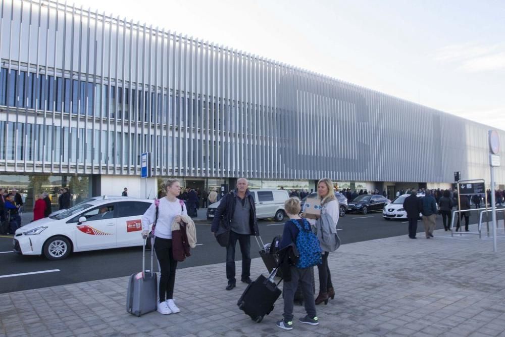 El aeropuerto de Corvera cobra vida