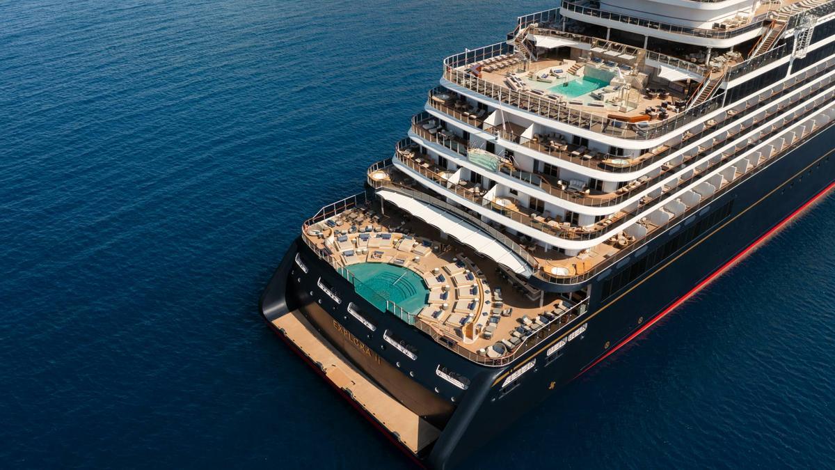 Proa del Explora II, en plena navegación.