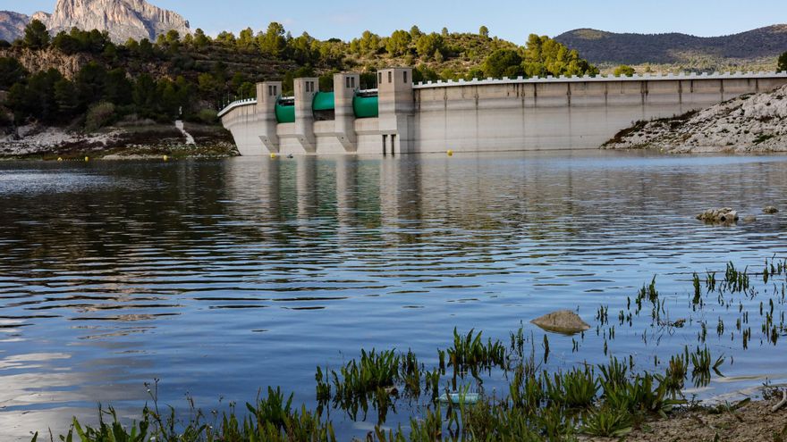Estado del pantano de Beniarrés el verano pasado.