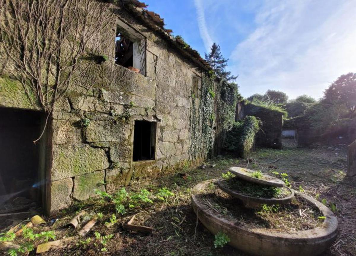 Estado del exterior del pazo y jardines. |FdV