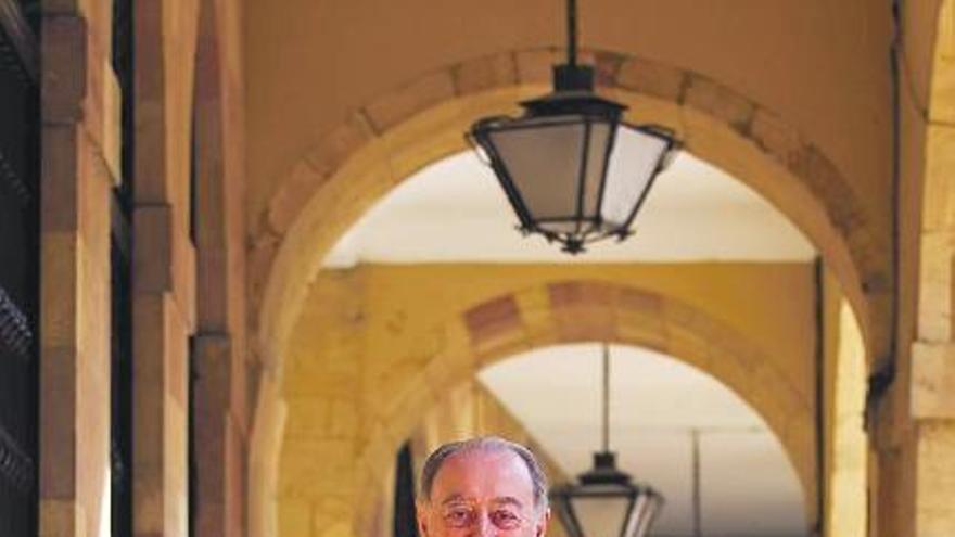 Séptima campaña. Gabino de Lorenzo repite como candidato del PP a la Alcaldía de Oviedo. A sus 68 años afronta su séptima campaña electoral y dice hacerlo con ganas  e ilusión.
