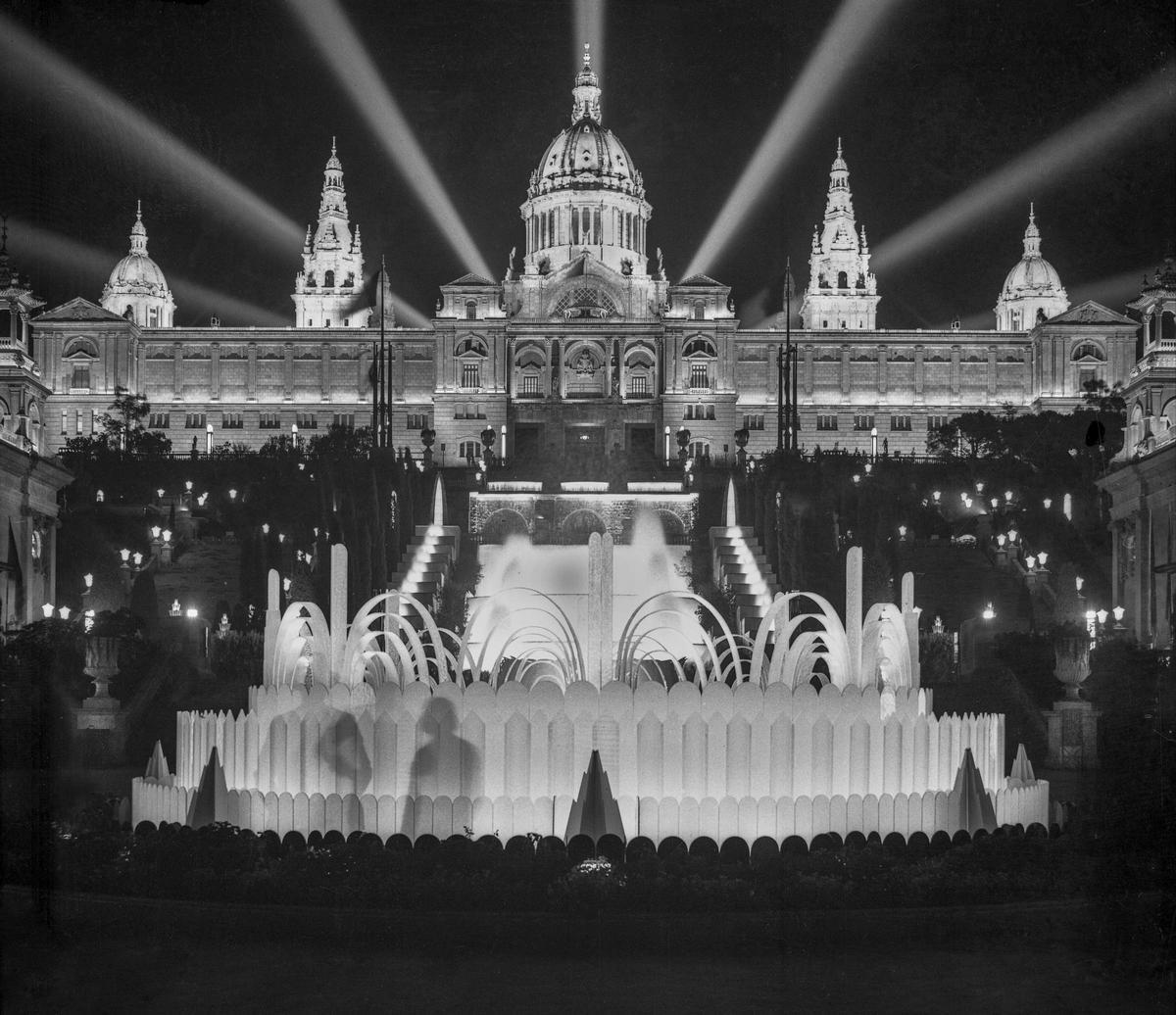 Exposició Vides entre dictadures El colpidor llegat fotogràfic de Rossend Torras, al Palau Robert