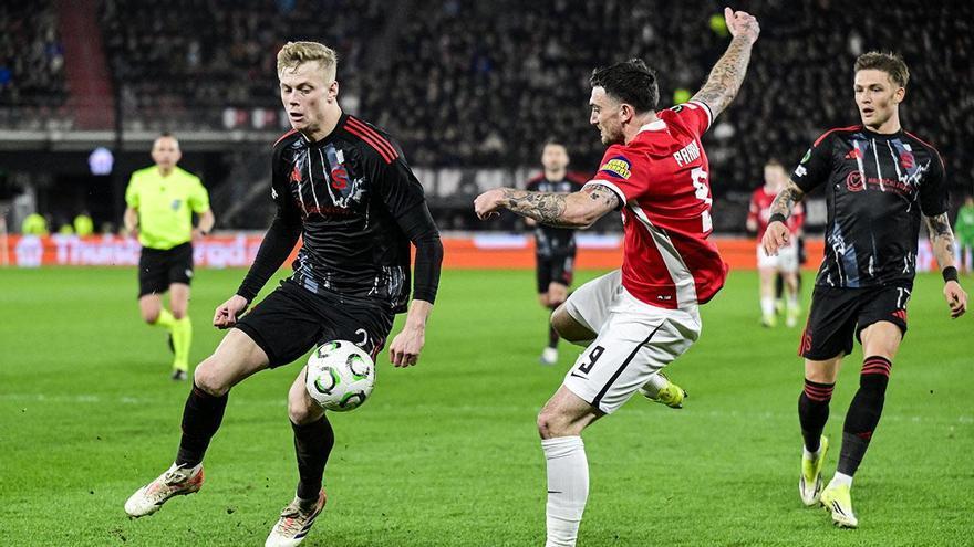 Resumen, goles y highlights del AZ Alkmaar 2-1 Sparta Praga de la ida de los octavos de final de la Conference League