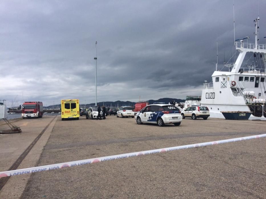 Un coche cae al mar en Vigo