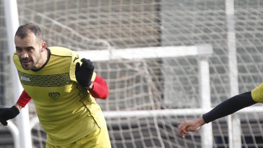 Juanfran, en su primer entrenamiento con el Torre Levante.