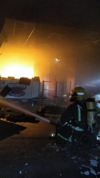 Incendio en un parque de juegos infantil en Santa Bárbara