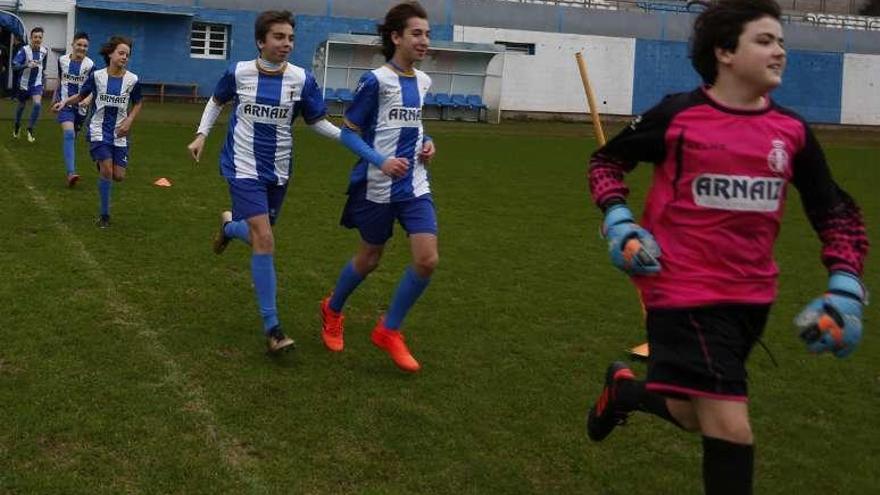 La cantera del Avilés luce sus colores