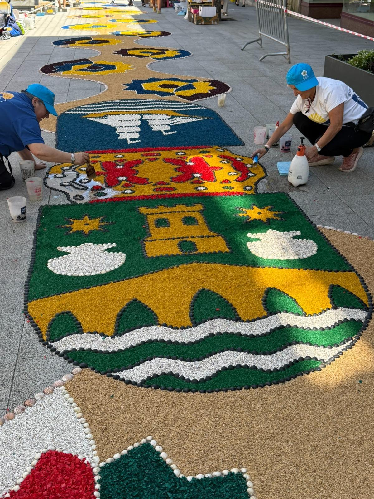Los alfombristas de Cunchas e Flores, de Bueu, el Corpus San Paio 2026 en A Estrada