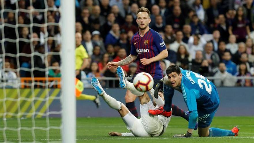 El Barça acaricia la Liga y sentencia a un Real Madrid de trincheras (0-1)