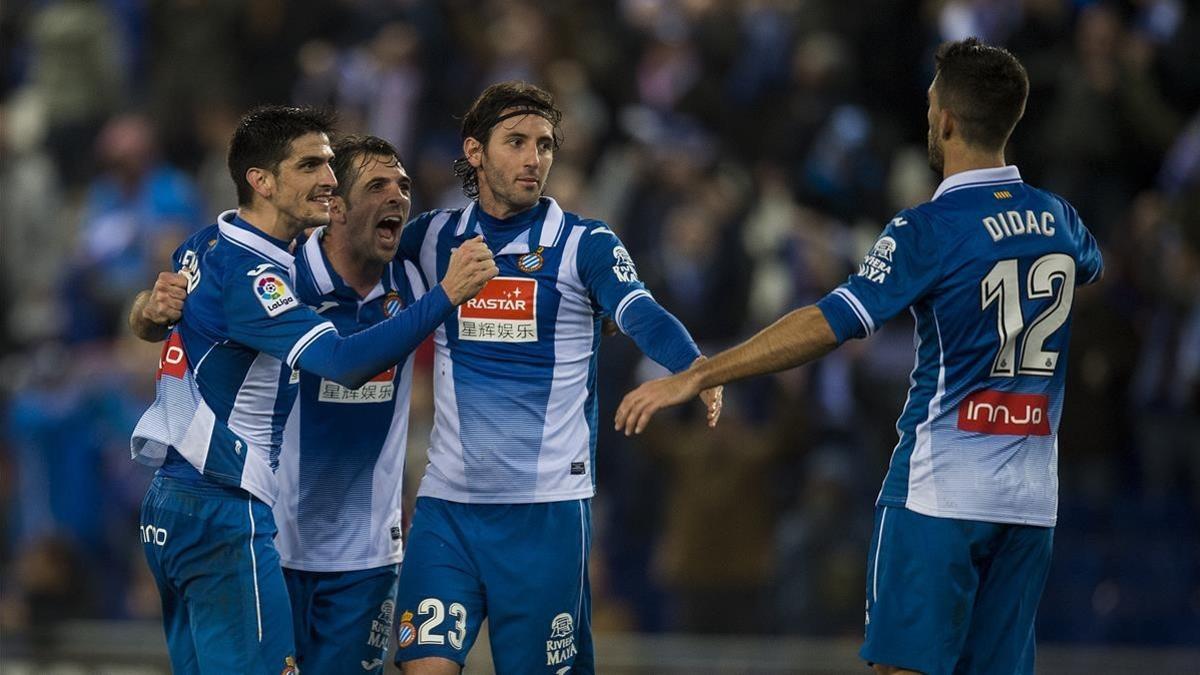 El Espanyol intentará repetir el éxito de la Copa, ahora en Liga ante el Sevilla.