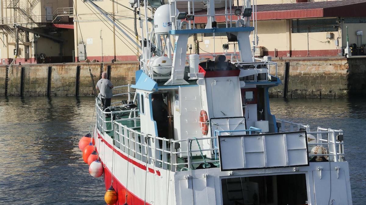 Imagen de un barco de pesca de arrastre