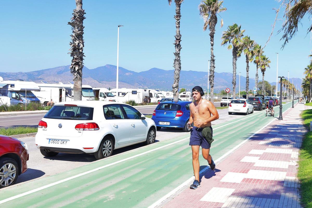 Muchos son los que han aprovechado para pasar una jornada junto al mar.