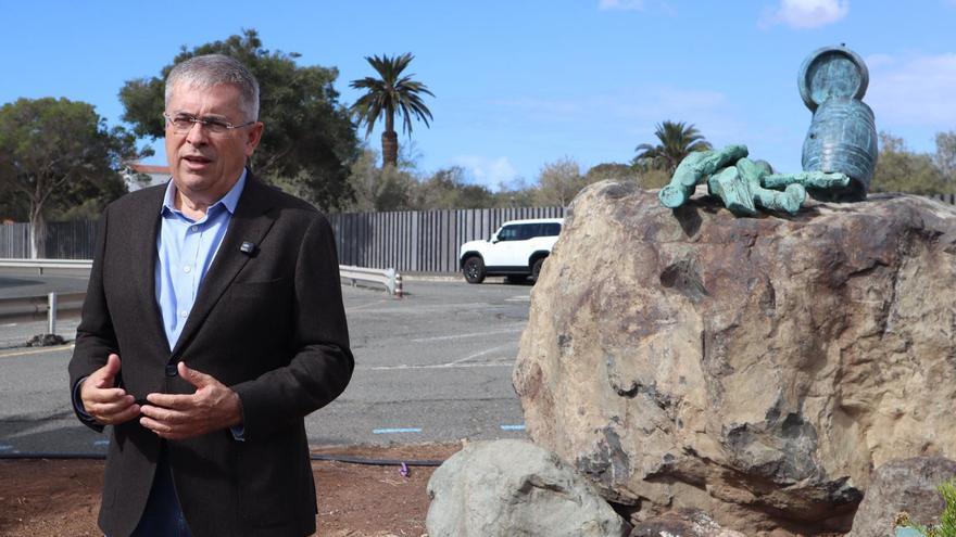 San Bartolomé de Tirajana restaura la escultura que homenajea el paso de Colón por Maspalomas