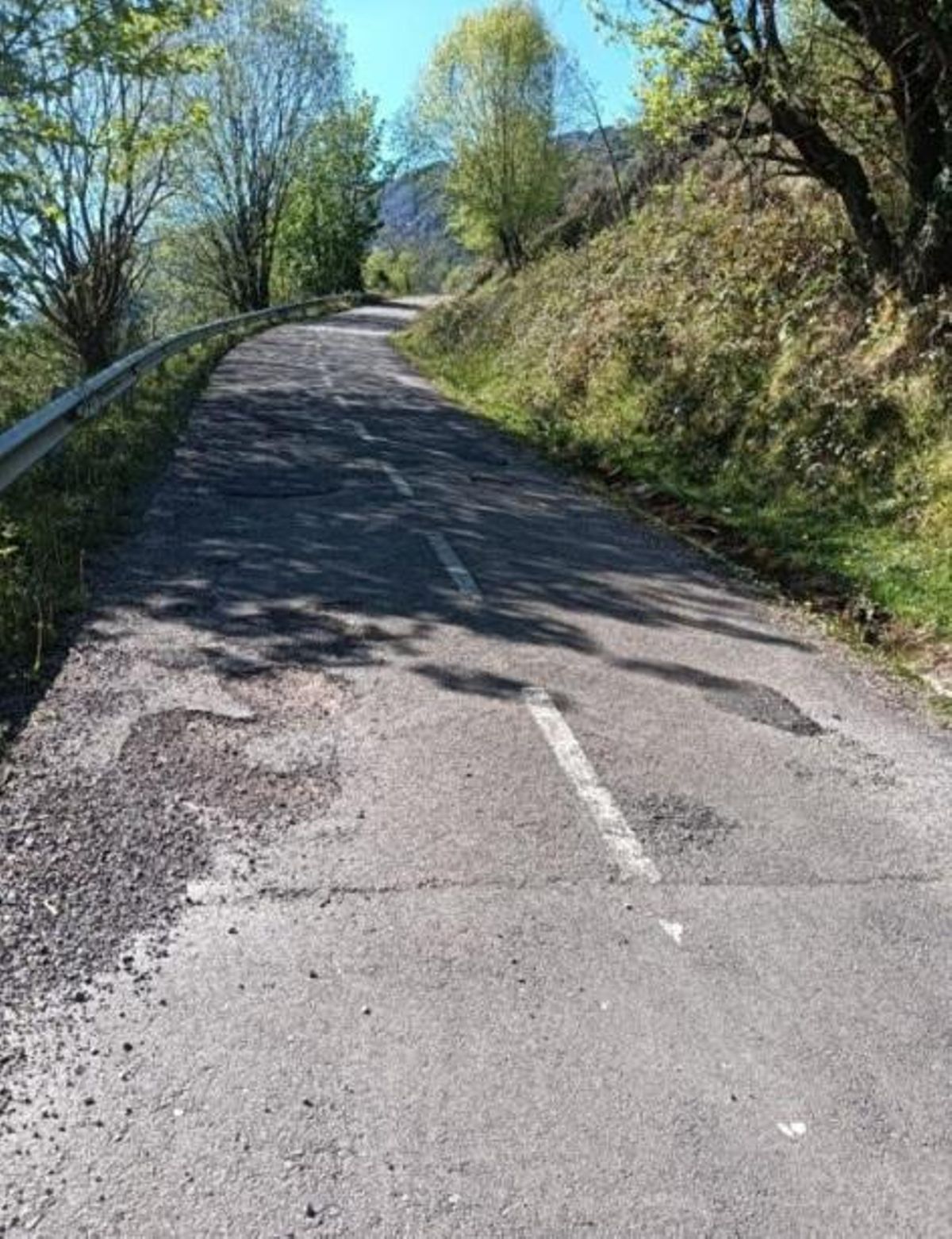 Estado del vial de acceso al Angliru.