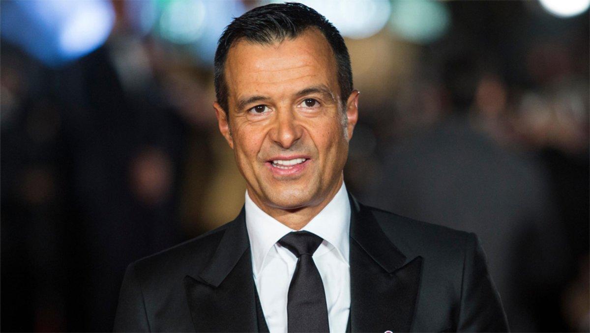 Jorge Mendes sonriendo en un evento