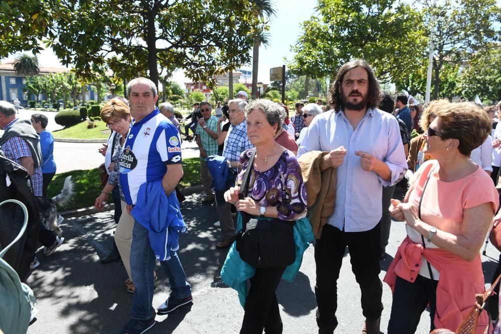 Marcha de 4.000 personas por la fachada marítima