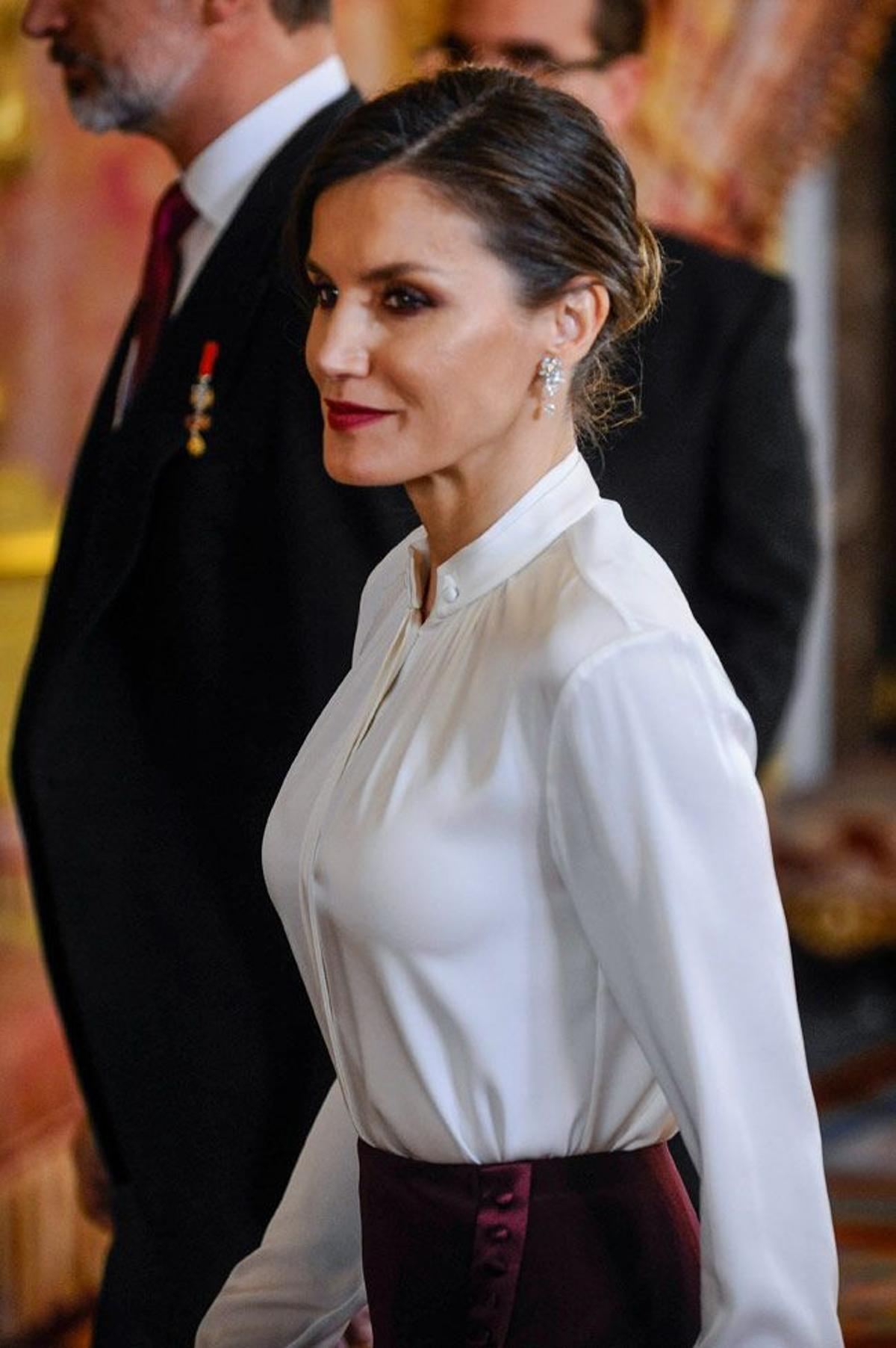 Letizia Ortiz y su look impecable en la  recepción de los Diplomáticos en España