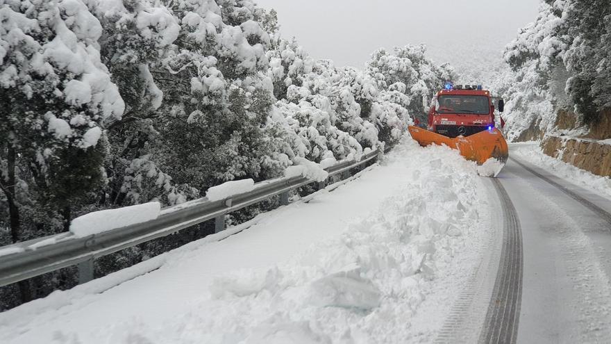 Fuertes rachas de viento y alerta amarilla por nevadas en el interior de la Comunitat Valenciana