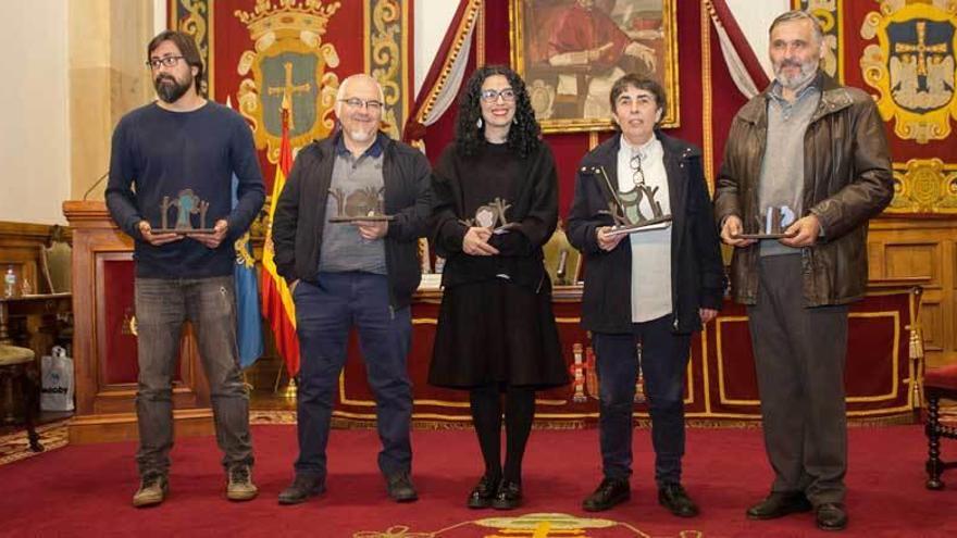 Por la izquierda Luis Navazo, Dolfo Camilo Díaz, Vanessa Gutiérrez, Ángeles Carbajal y Xulio Arbesú.