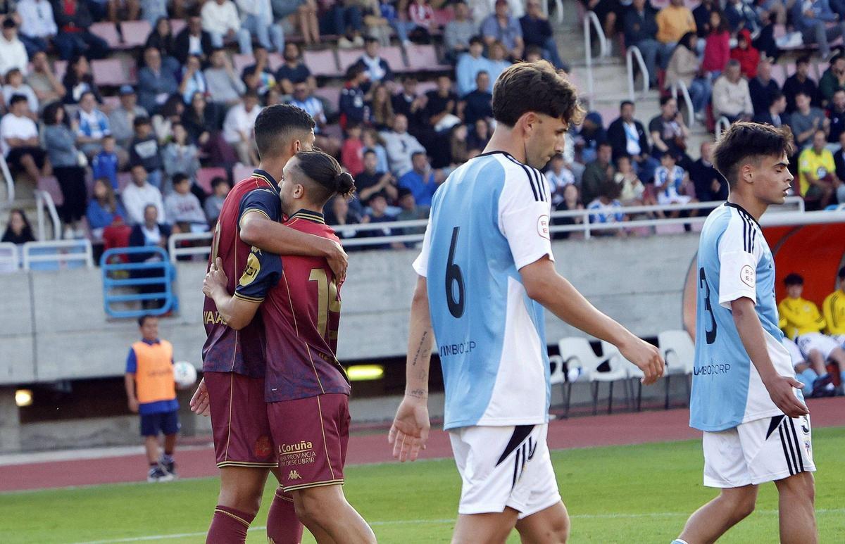 Lance del duelo entre Compos y Dépor de la pasada pretemporada.