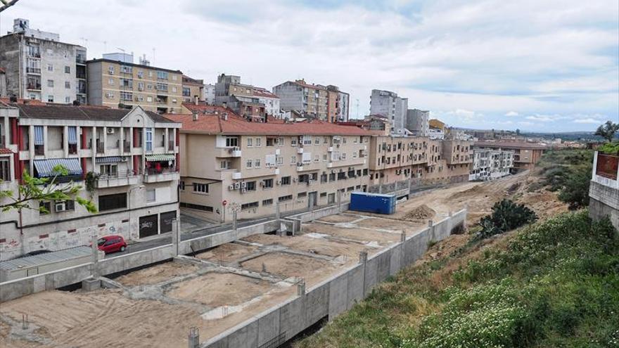 La obra del parking de Velázquez, paralizada por un exceso de gasto