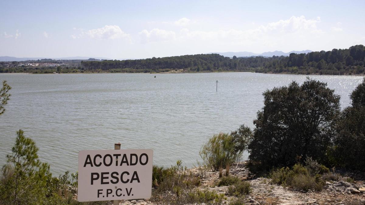 Embalse y acotado de pesca en Bellús