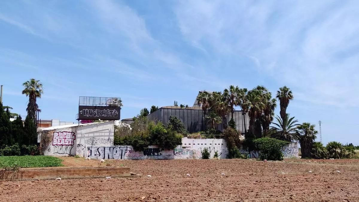 Exterior de la vieja discoteca en el Romaní, en una imagen de archivo.