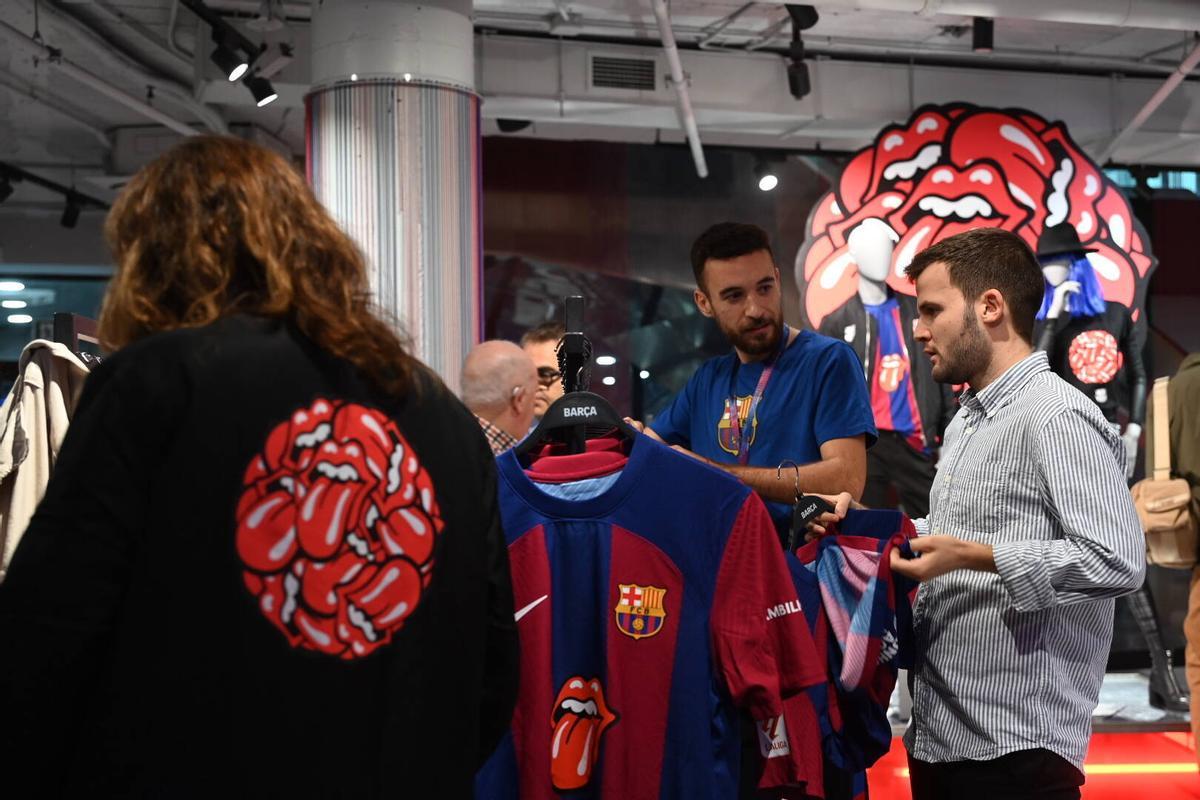 A la venta las camisetas del Barça con el logo de los Rolling Stones