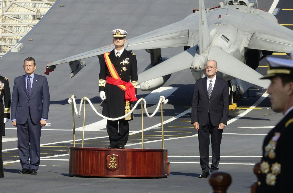 Jura de bandera civil en el portaviones Juan Carlo