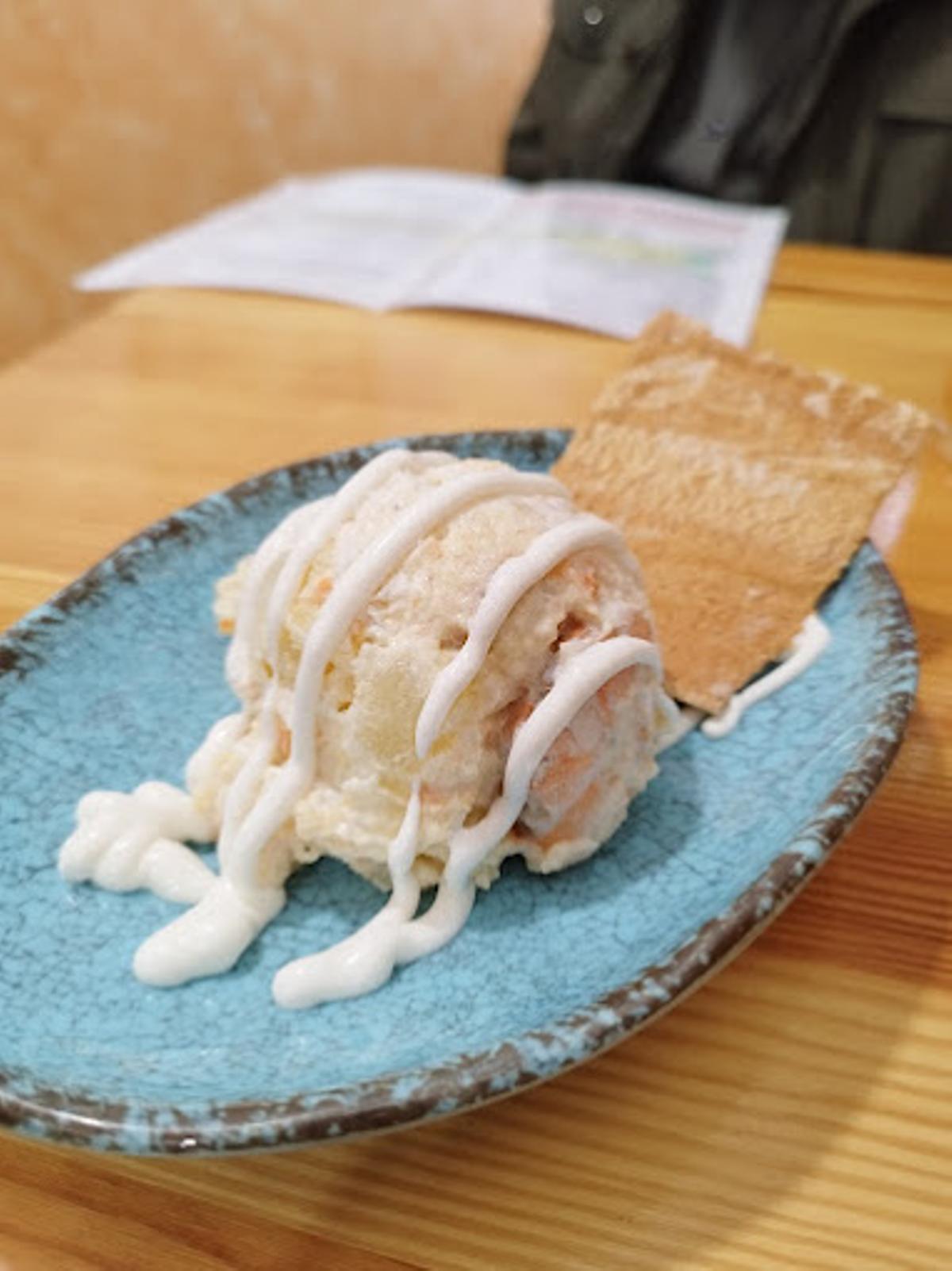 Ttapa de ensaladilla de En la espero te esquina.