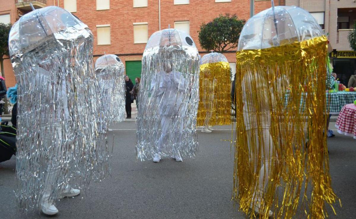 El Carnaval llena las calles de color y humor