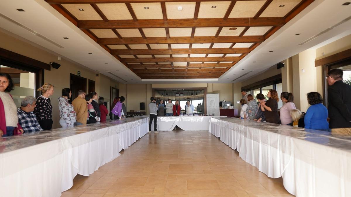 Mucha participación en el taller gastronómico de la inauguración.