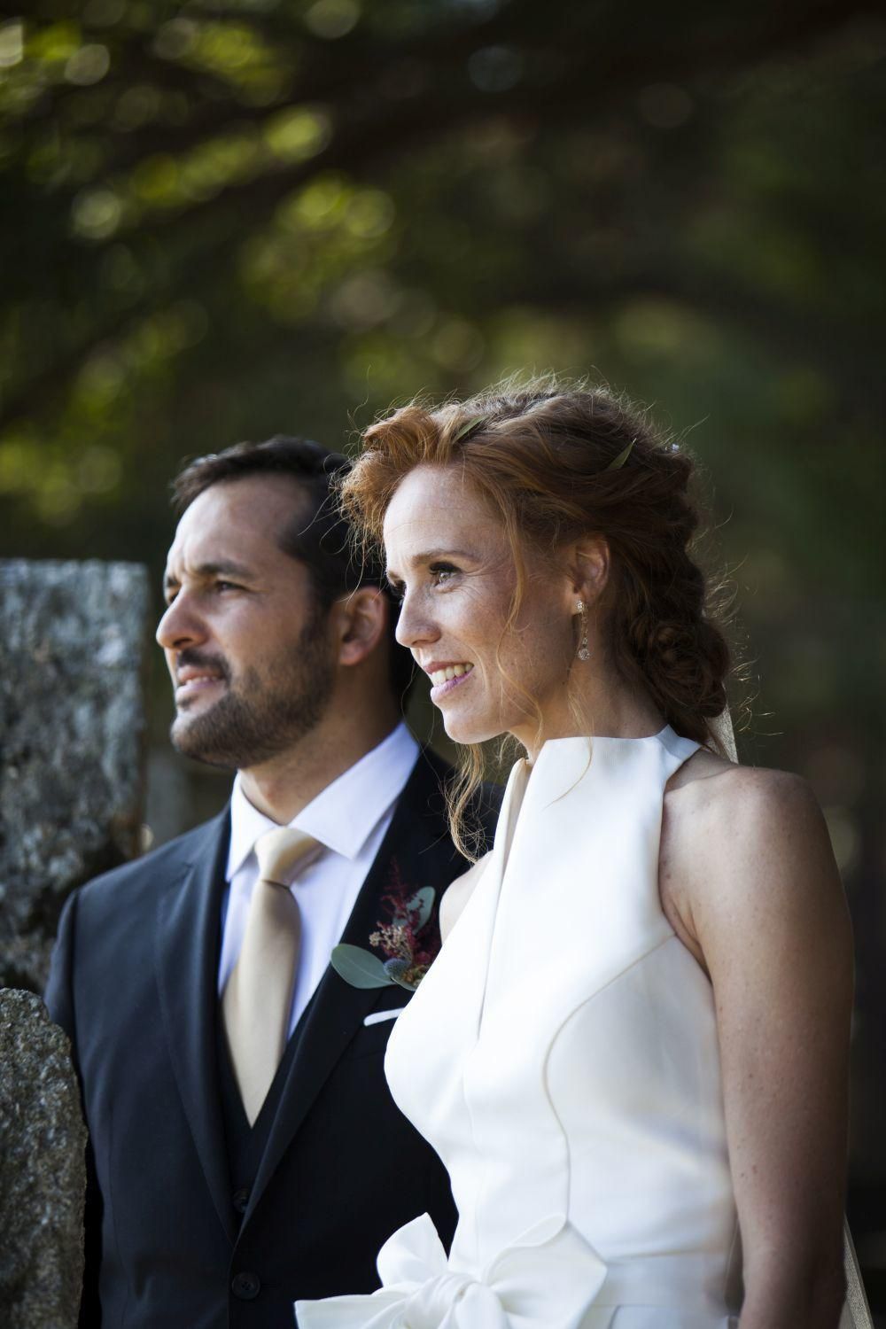 La actriz María Castro ya con su marido, el día de su boda en Baiona.