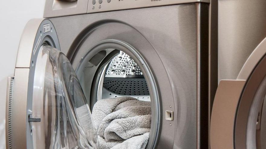 Este es el mejor detergente para lavar la ropa según la OCU: conserva el blanco y elimina las manchas