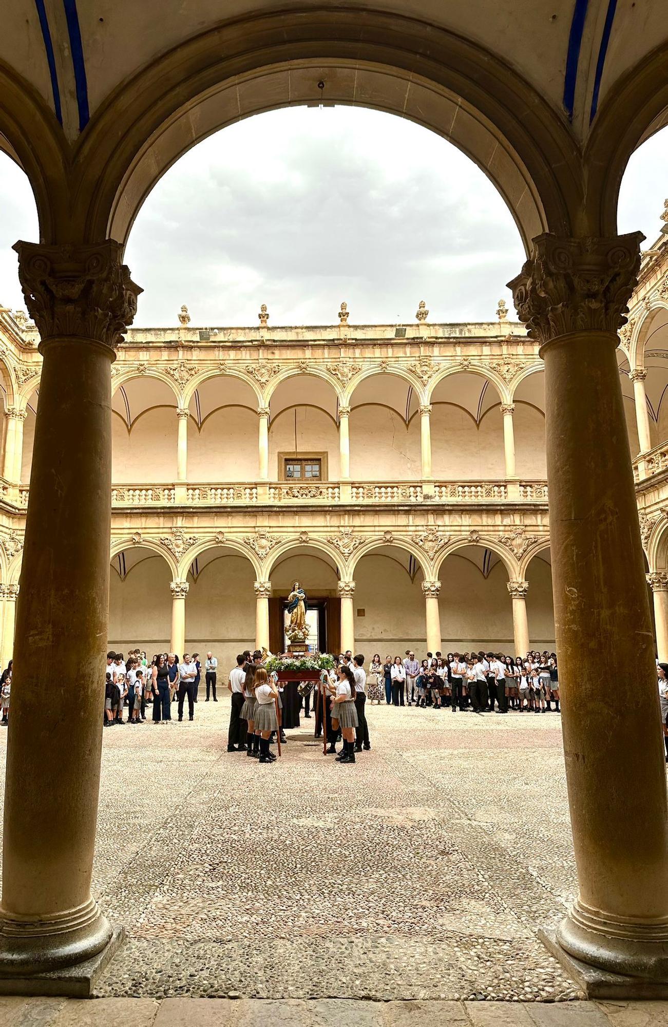 Romería desde el Colegio Santo Domingo de Orihuela al Santuario de Nuestra Señora de Monserrate