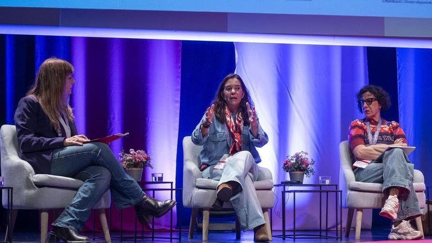 La alcaldesa de A Coruña reivindica en Lleida el papel transformador de las mujeres en las ciudades: "Estamos nos lugares que nos corresponden e non temos que pedir nin permiso nin perdón"