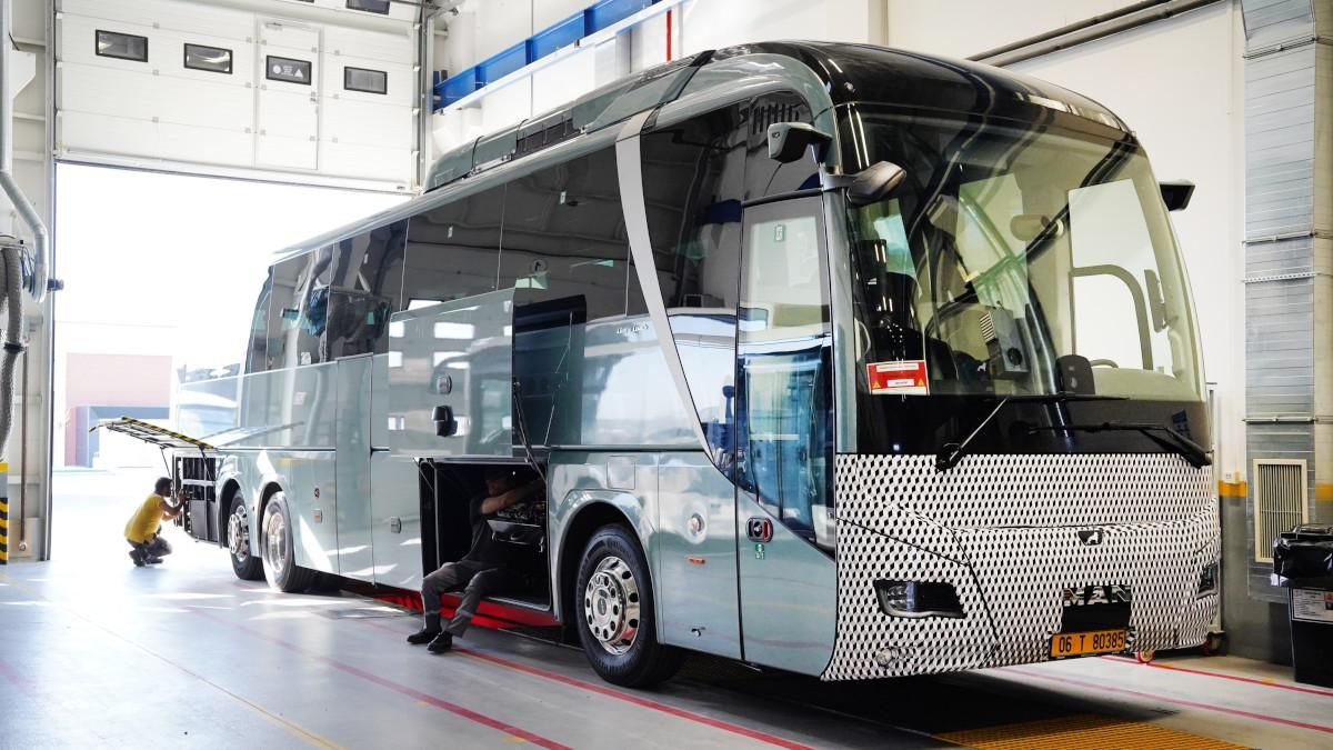 Man Lion's Coach E