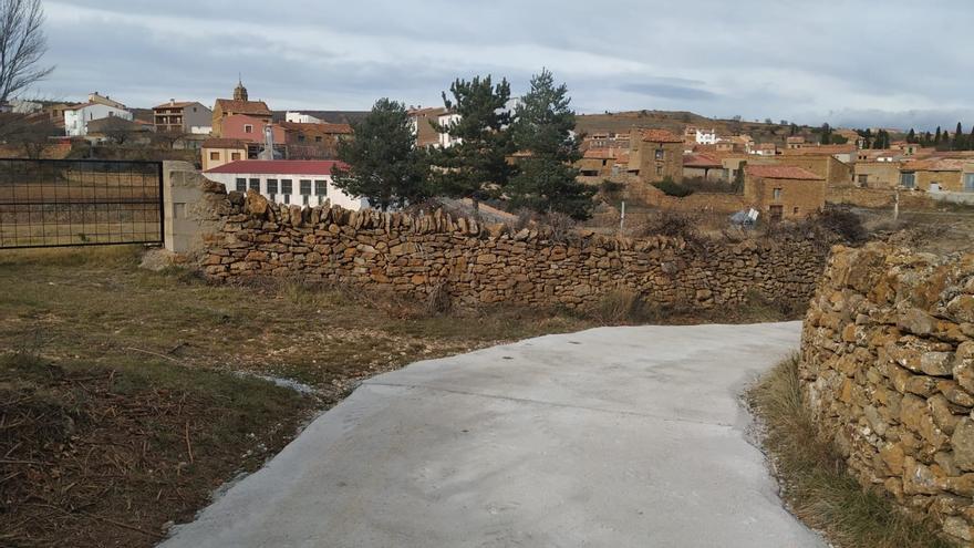 El Ayuntamiento de La Iglesuela del Cid repara el camino de las Majadillas