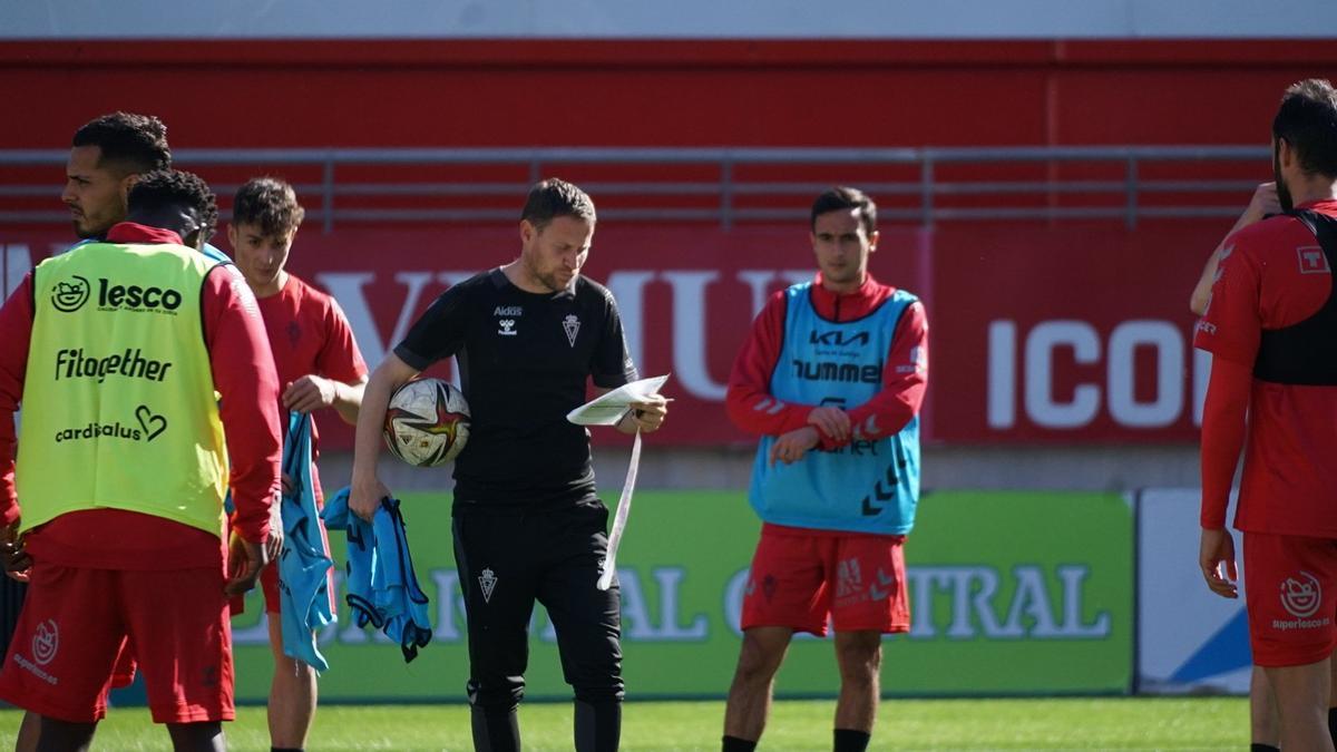 Mario Simón, durante un entrenamiento del Real Murcia
