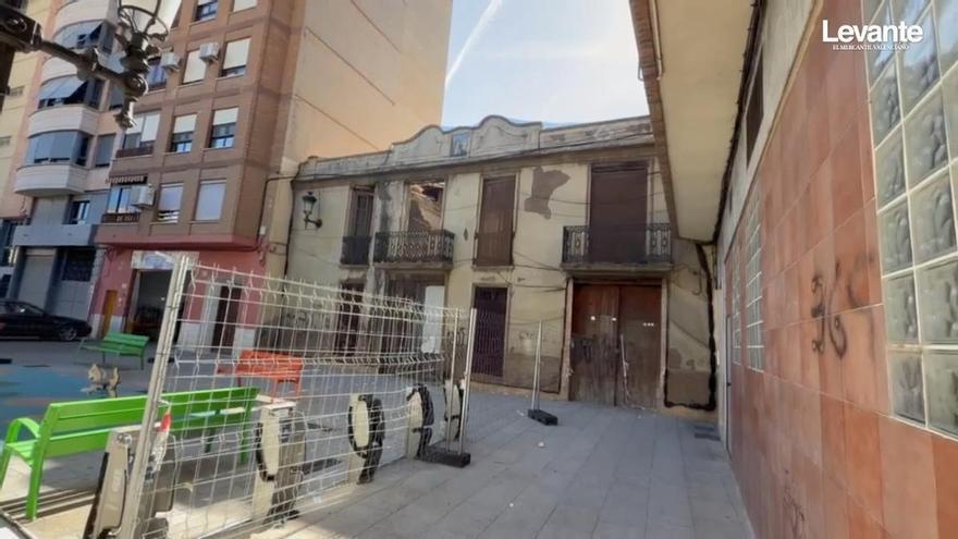 Vecinos de Torrent exigen actuación urgente ante el peligro de una vivienda en ruinas