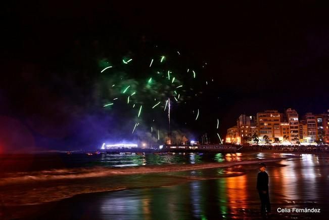 Espectáculo de fuegos artificiales tras el entierro de la sardina