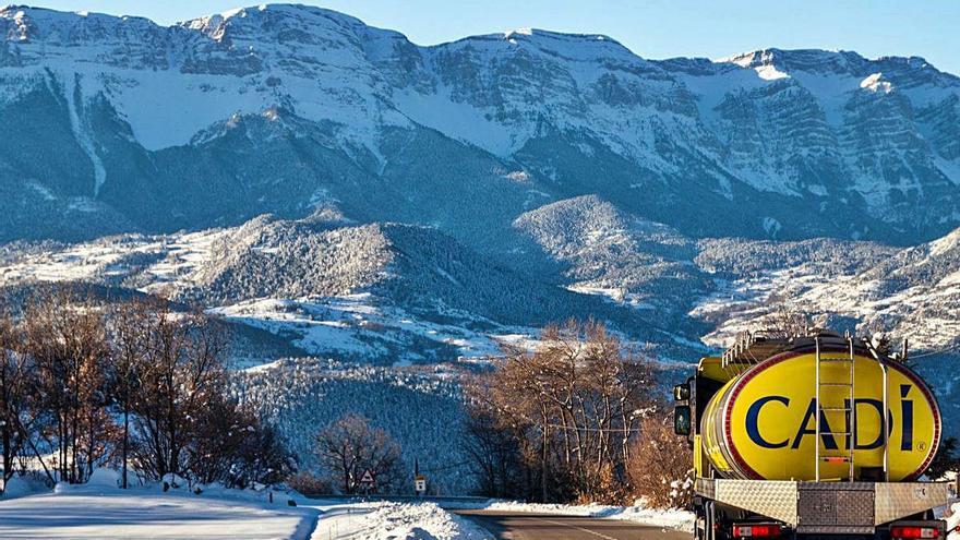 Un dels camions del Cadí que cada dia recorren la Cerdanya i l&#039;Alt Urgell